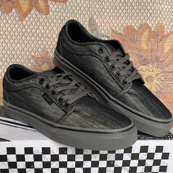Vans Men’s Skate Chukka Low
Black/Grey/Denim
VN0A4BX45BR
Sneakers - Picture 14 of 16